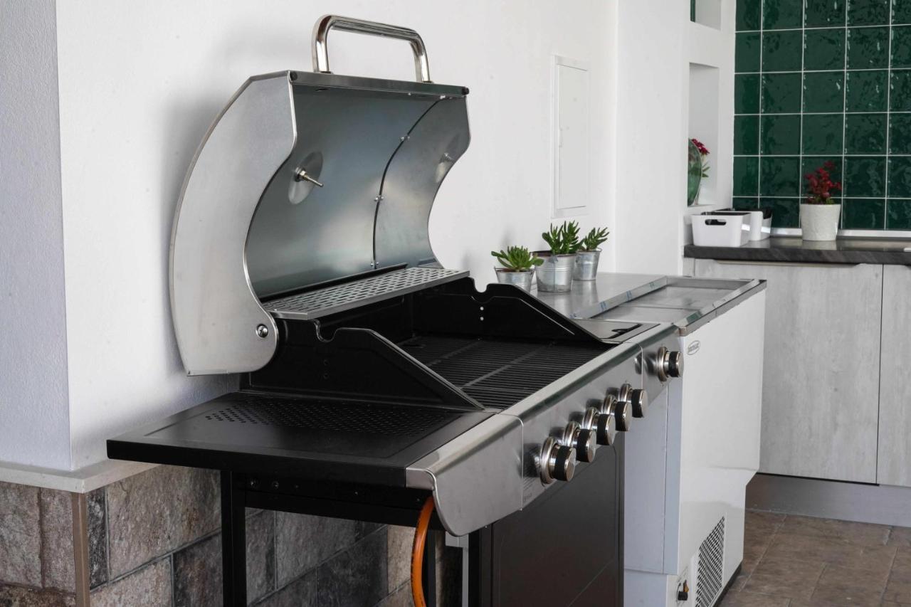 Lujoso En El Centro De Andalucía Con Barbacoa Y Chimenea Exterior