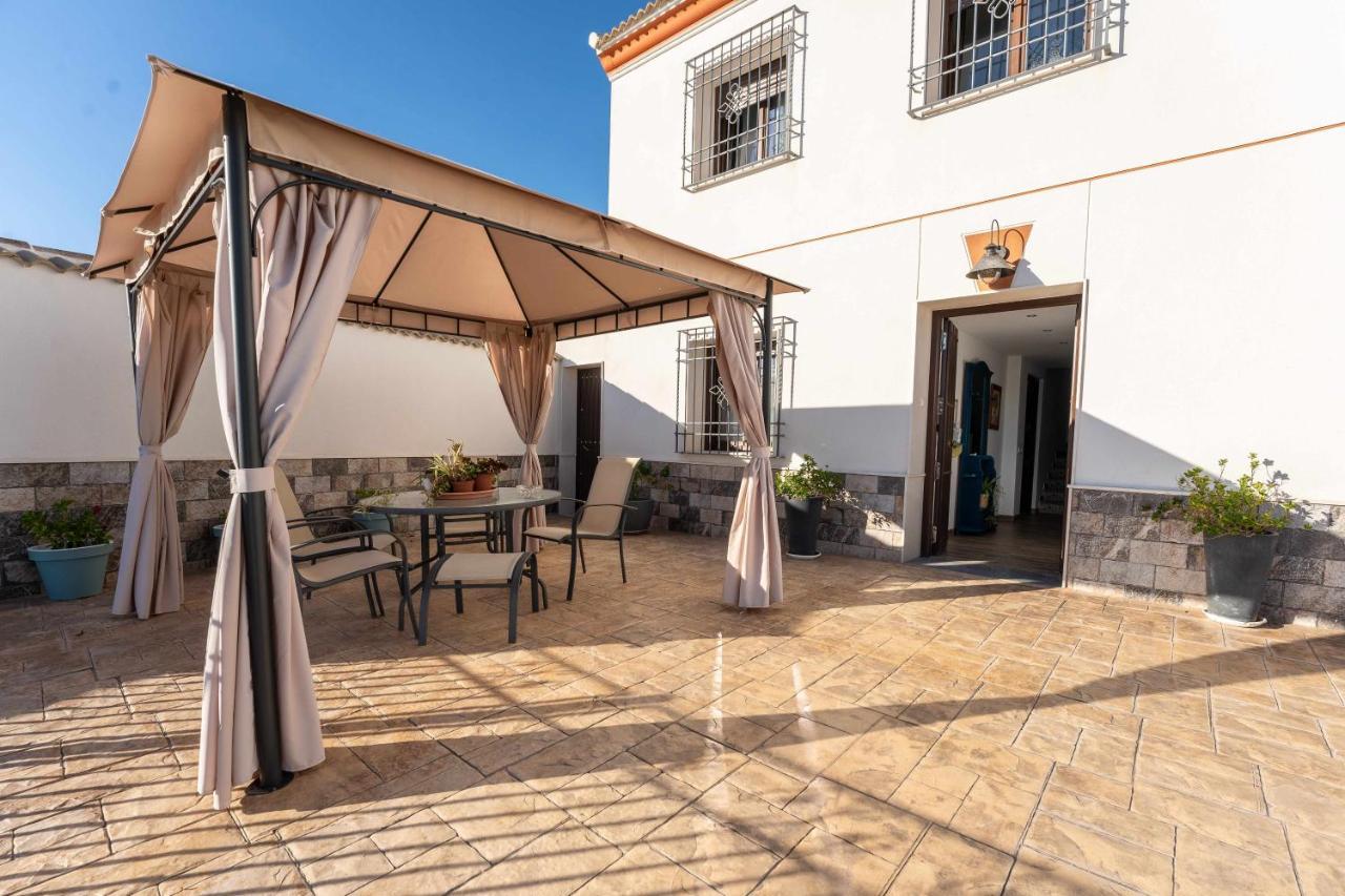 Lujoso En El Centro De Andalucía Con Barbacoa Y Chimenea Exterior Rute