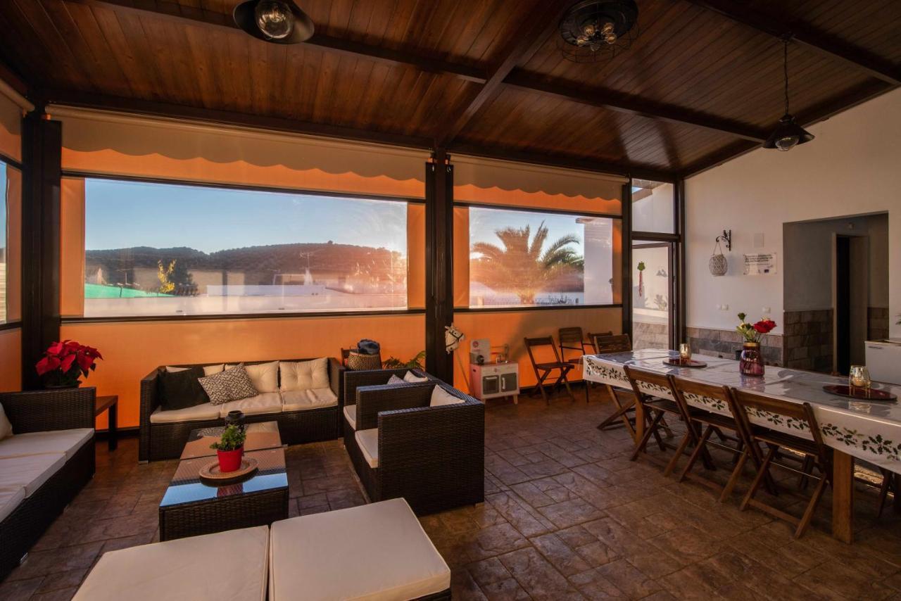 Lujoso En El Centro De Andalucía Con Barbacoa Y Chimenea Exterior Casa de Férias